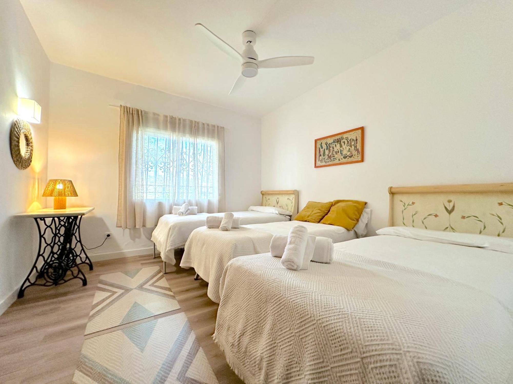 Villa Alboran Beachfront 9Pax Torre de Benagalbon Dış mekan fotoğraf