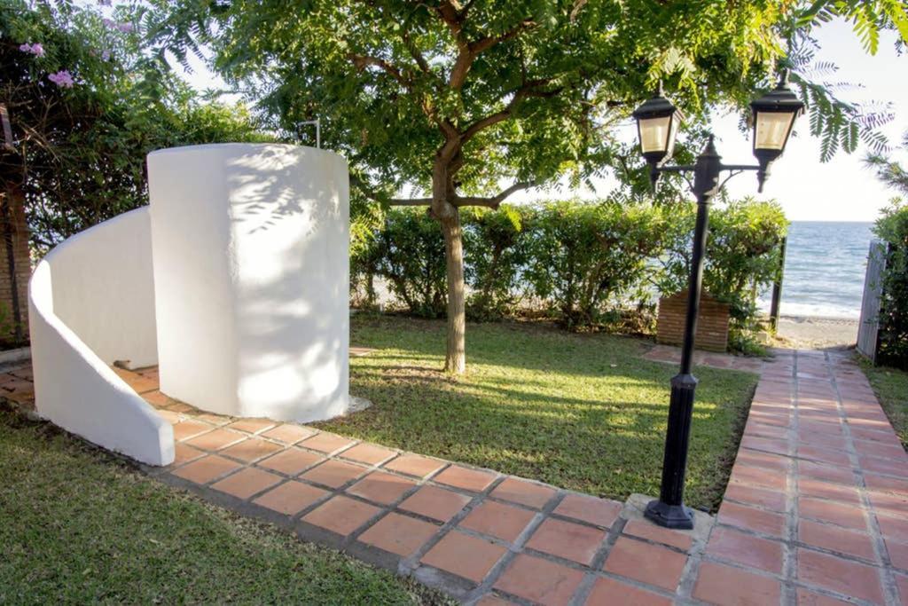 Villa Alboran Beachfront 9Pax Torre de Benagalbon Dış mekan fotoğraf